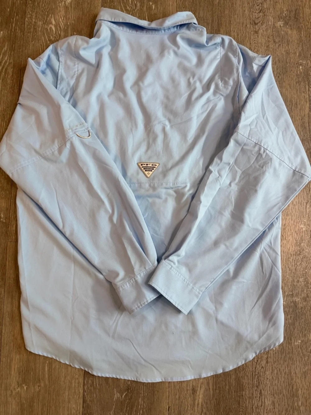 Columbia Men’s Light Blue Long-Sleeve Button-Down Fishing Shirt - Picture 9 of 10